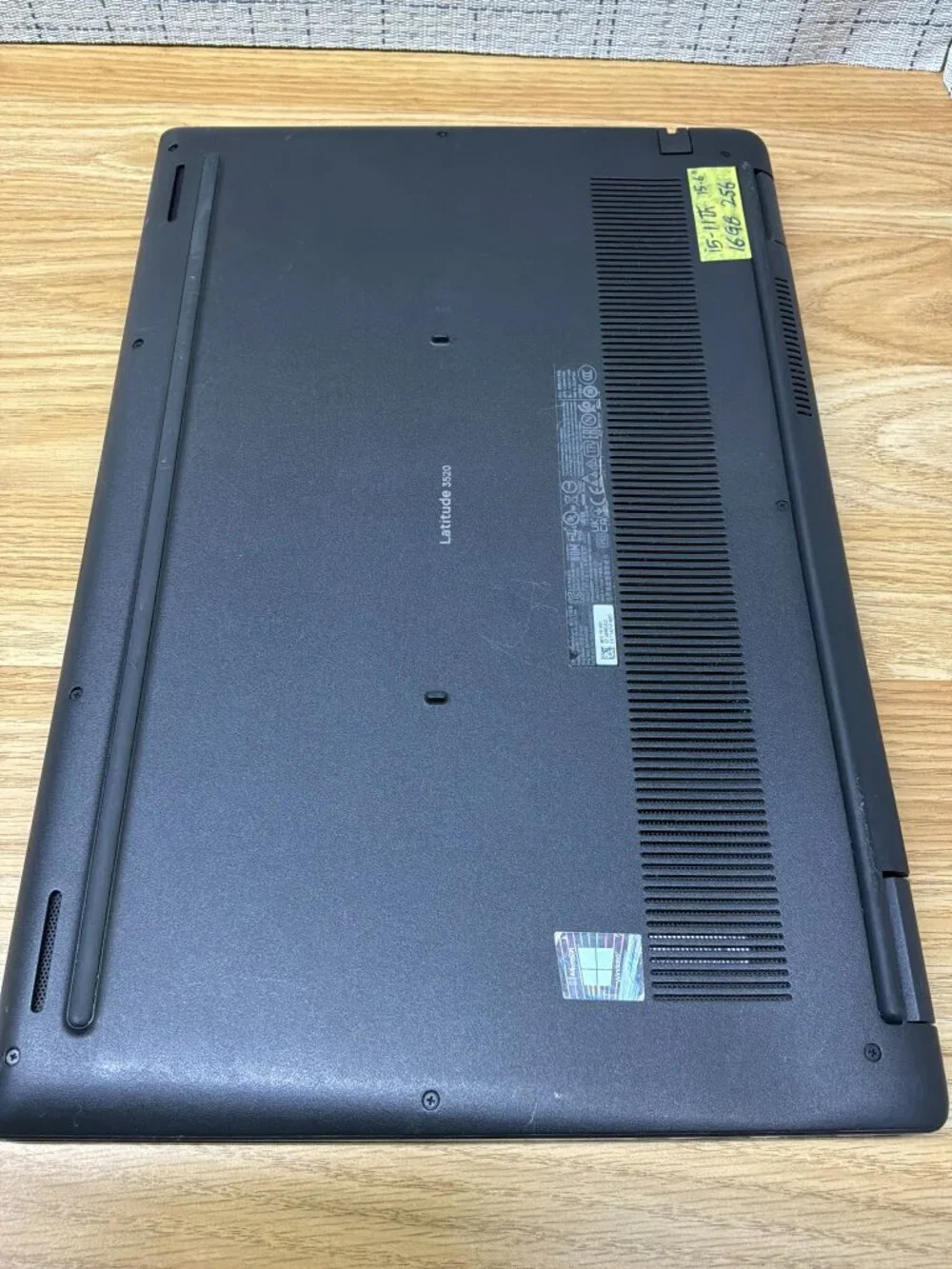 Dell Latitude 3520 15.6